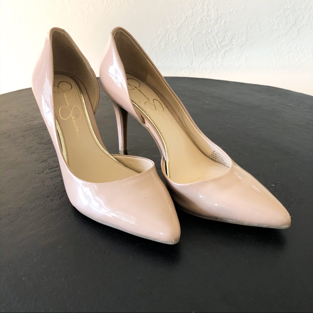 Nude Pumps